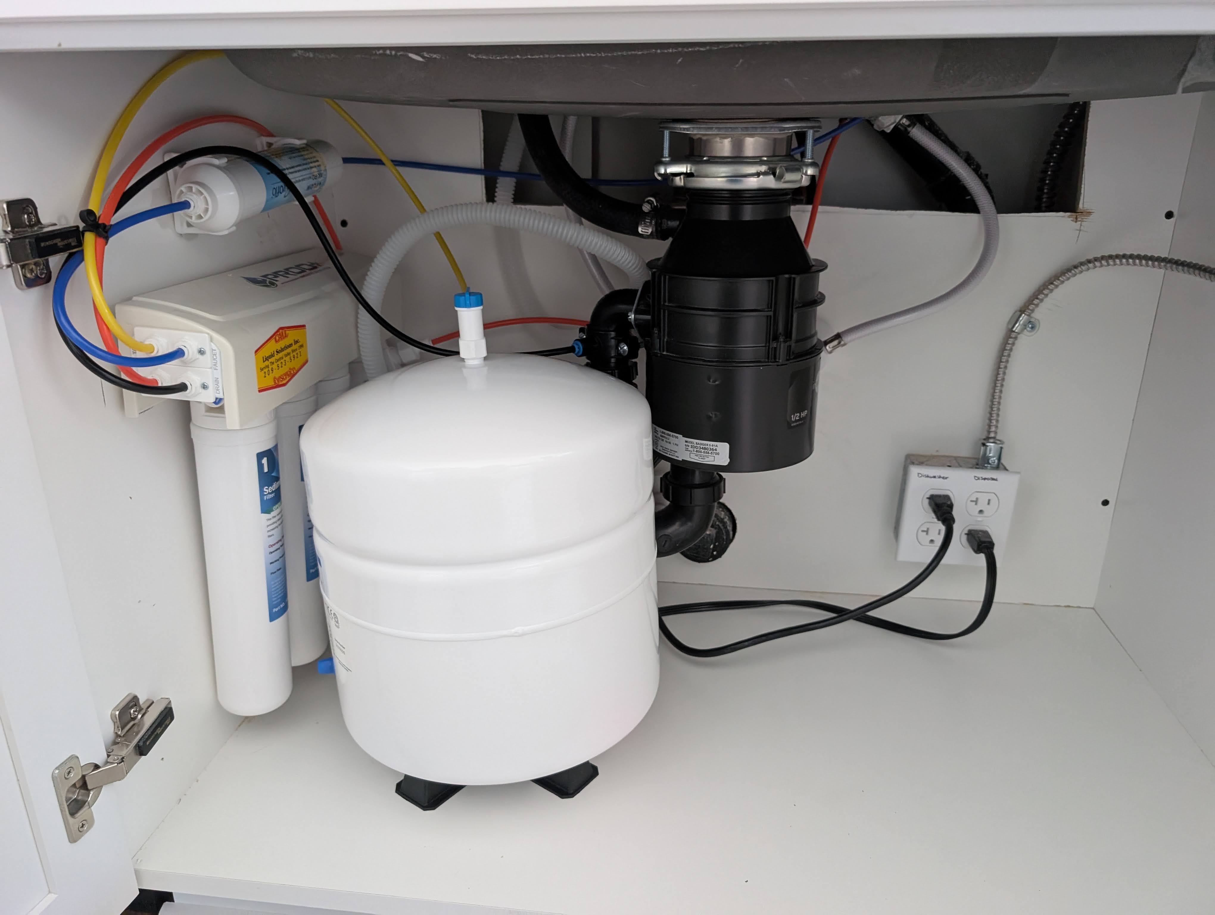Reverse osmosis drinking water system